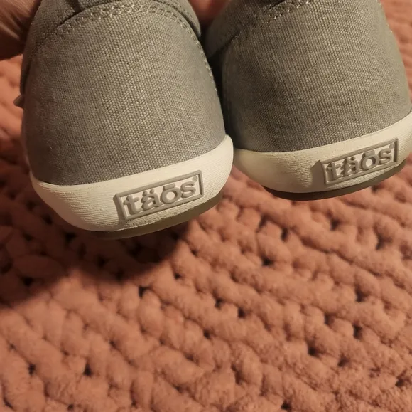 Taos Casual Gray Slip-On Shoes