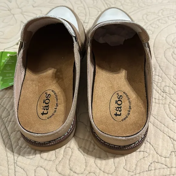 Taos Footwear NWOB Women’s Royal Slip On Mule