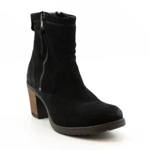 Taos Shaka $250 size 39 soft black suede side zip 6” boots 2.5” stacked heel EUC