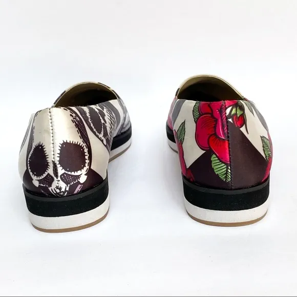 Taylor says Tayquila black white stripe skull red roses flower pointed toe flats