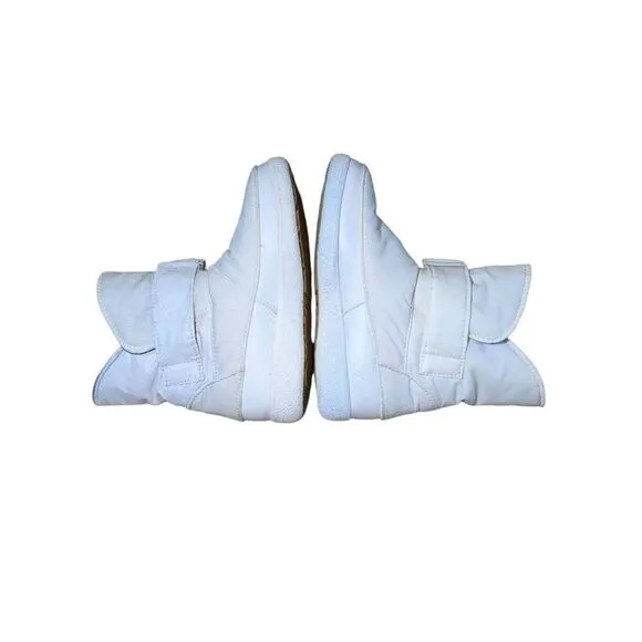 Tecnica Moon Boots size 5.5 in good condition.