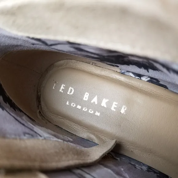 TED BAKER LONDON 37 EUR Suede/Leather Ankle Boots Studded Booties Western NEW