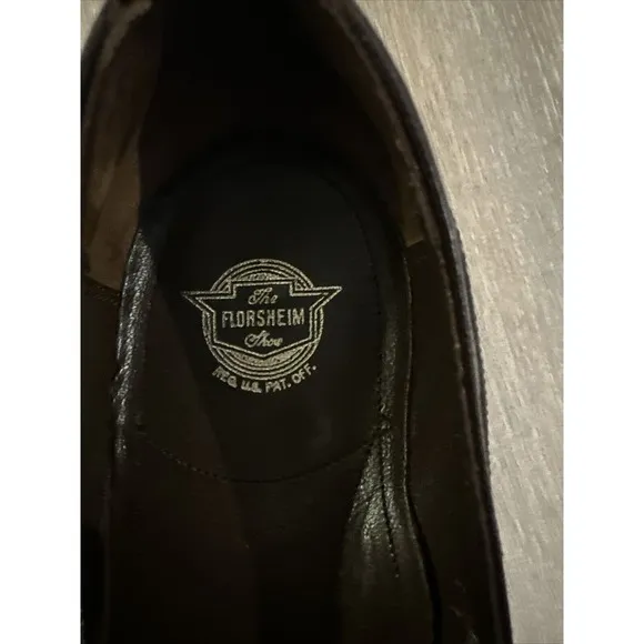 The Florsheim Oxford Men's Brown 33509 leather dress shoes size 10.5