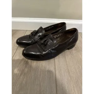 The Florsheim Oxford Men's Brown 33509 leather dress shoes size 10.5