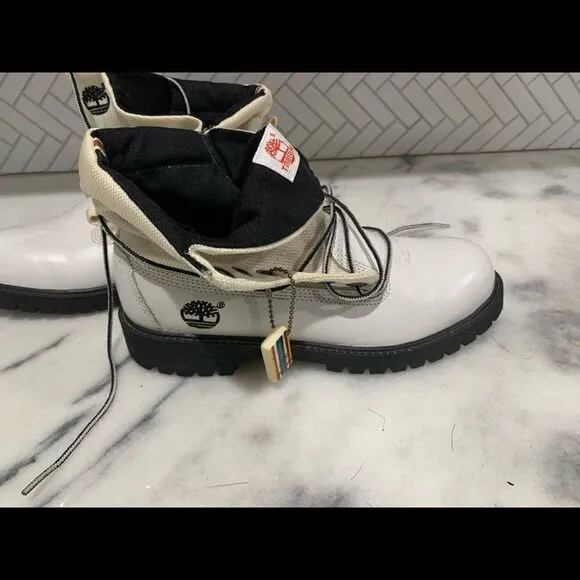 Timberland leather white boots rollout top sz 5. Beautiful condition