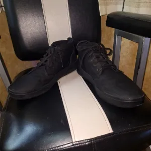 Timberland Men's Black Lace-Up Chukka Boots In A Mens Size 12.