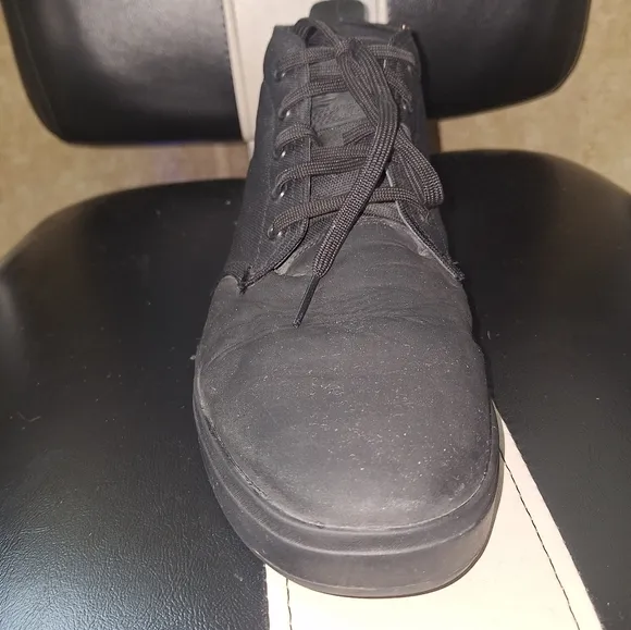 Timberland Men's Black Lace-Up Chukka Boots In A Mens Size 12.
