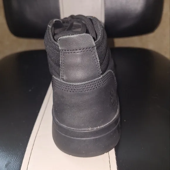 Timberland Men's Black Lace-Up Chukka Boots In A Mens Size 12.