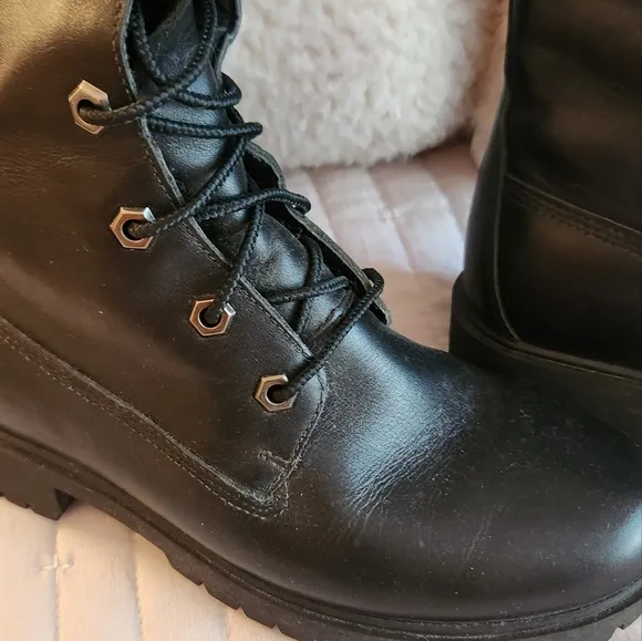 Timberland Woman's Bootssize 6