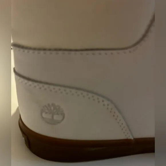 Timberland women white leather mid lace up boots Size 8