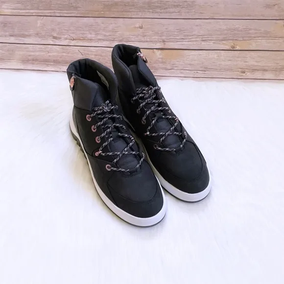 Timberland Women’s Supaway Black Chukka Boots