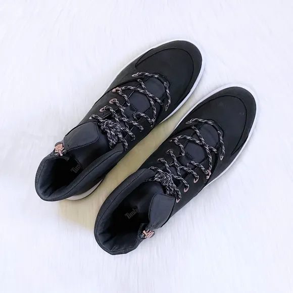 Timberland Women’s Supaway Black Chukka Boots
