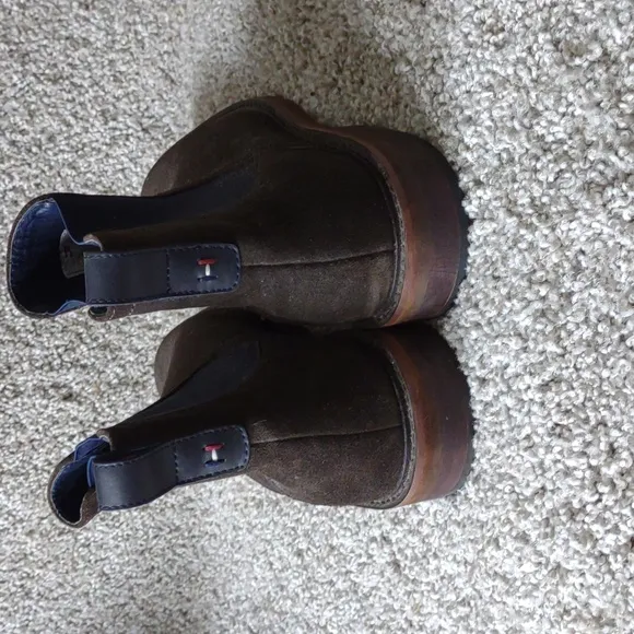 Tommy Hilfiger Polished Suede Leather Brown Pull On Chukka Boots Men's 10 EUC