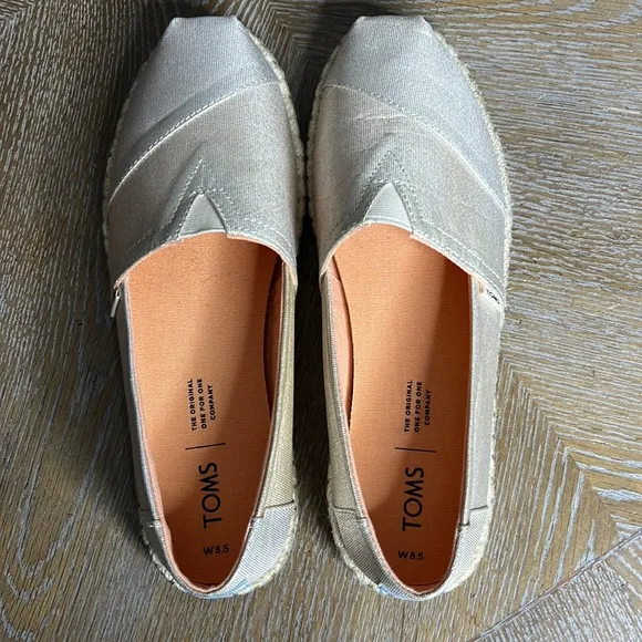 TOMS Women’s Alpargata Shoes in Spanish Villa 1