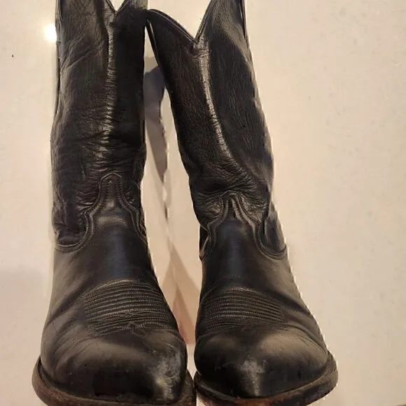 Tony Lama leather cowboy boots. Size 8.5.