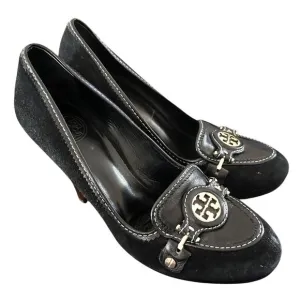Tory Burch 7.5 Joan pump Black Suede Logo round toe Shoes