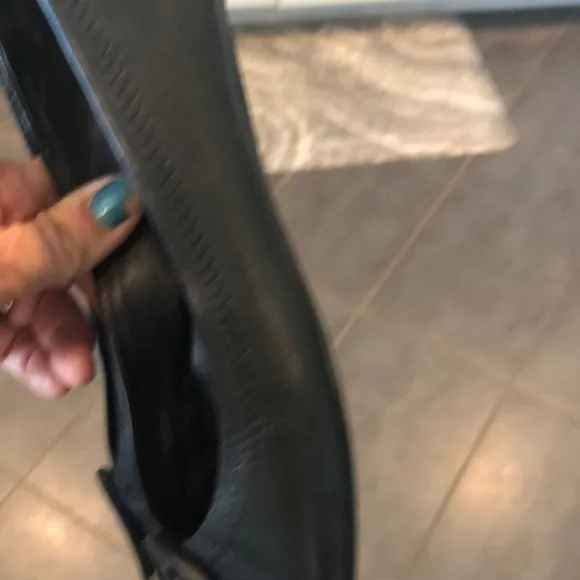 Tory Burch Black Ballet Flats $228 retail 9.5 only wore once for a few hours