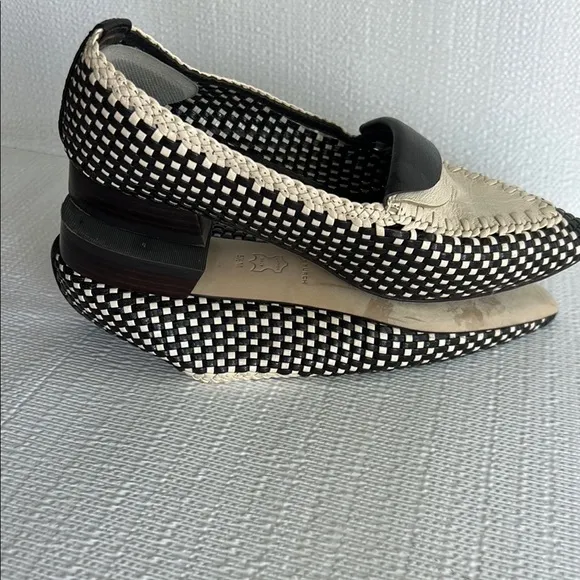 Tory Burch Black / Cream Envelope Bicolor Woven Loafers