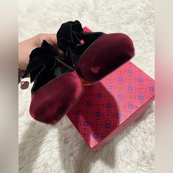 Tory Burch Clara Flats - NIB - size 7 - Bordeaux/black
