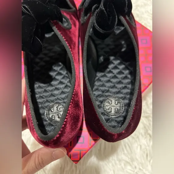 Tory Burch Clara Flats - NIB - size 7 - Bordeaux/black
