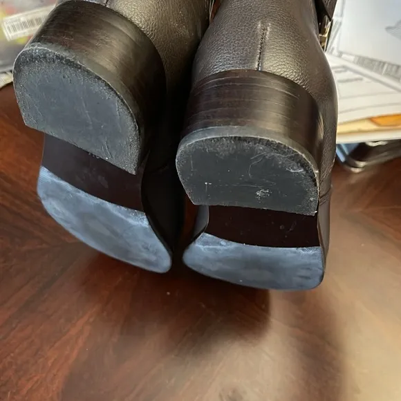 Tory Burch Gemini Link Leather Ankle Black Side Zip Boots Bootie in size 9