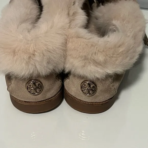 Tory Burch Tan and Cream Moccasins with Plush Lining