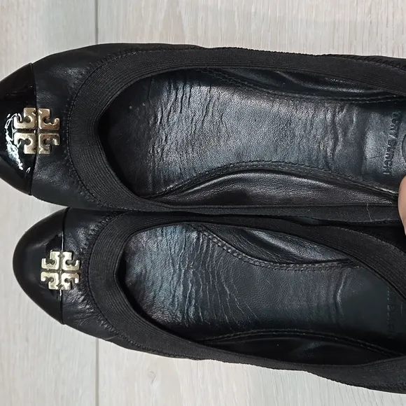 Tory Burch Women Black Ballet Flats Logo Gold Accent Loafer Slip On Shoes Sz 7.5