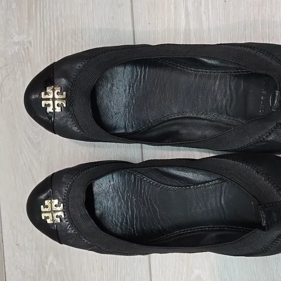 Tory Burch Women Black Ballet Flats Logo Gold Accent Loafer Slip On Shoes Sz 7.5
