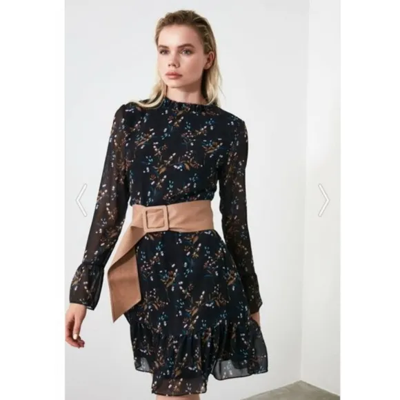Trendyol Black Flowered Dress‎