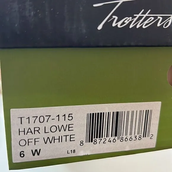 Trotter Harlowe Pointed Toe Flats Off White size 6W