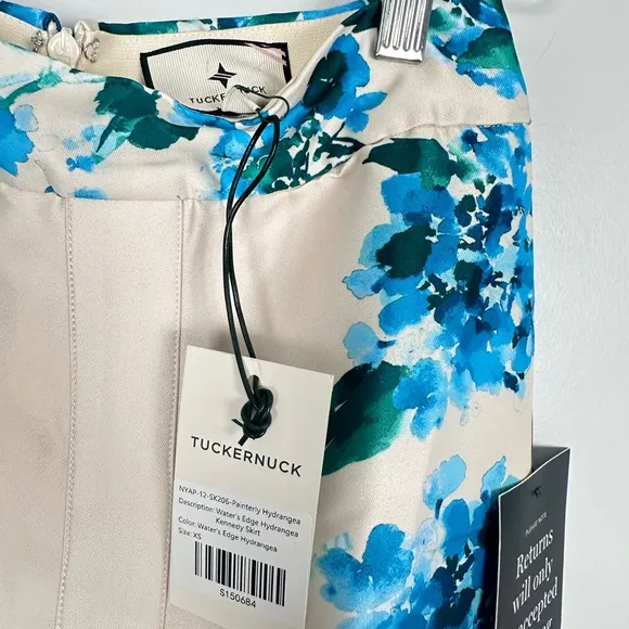 TUCKERNUCK Water’s Edge Hydrangea Kennedy Skirt