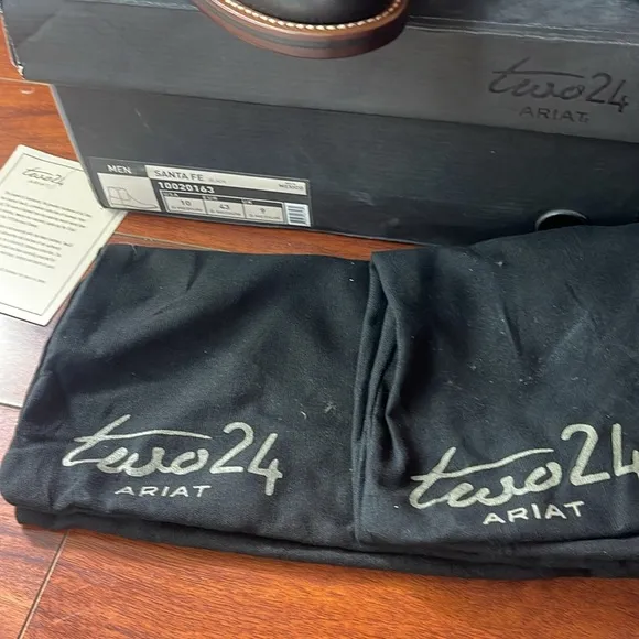 Two24 Ariat | Santa Fe | leather Men’s NEW IN BOX w/Dusters | Size 10