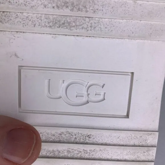 UGG Alameda Sammy Slip On Light Gray Upper Fabric Women’s Sneaker Shoes Sz 8.5