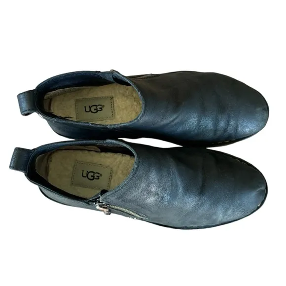 UGG AUSTRALIA Clementine Black Leather Shearling Insole Side Zip Ankle Boots