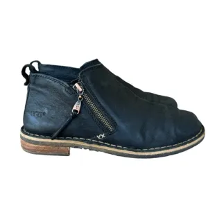 UGG AUSTRALIA Clementine Black Leather Shearling Insole Side Zip Ankle Boots