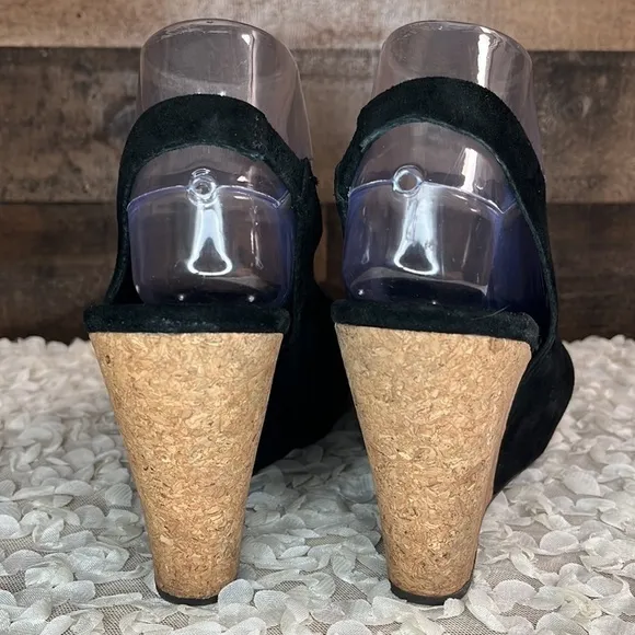 UGG BLACK SLINGBACK OPEN TOE SUEDE WEDGES Size 8