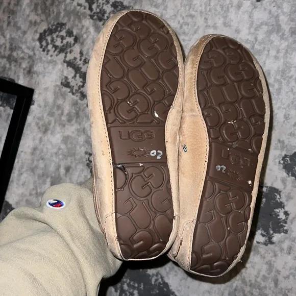 Ugg Dakota Moccasins