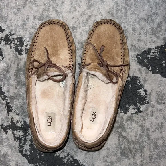 Ugg Dakota Moccasins