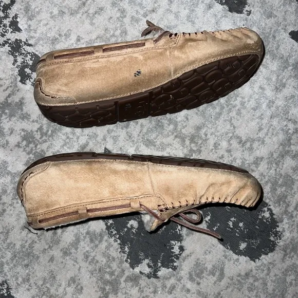 Ugg Dakota Moccasins