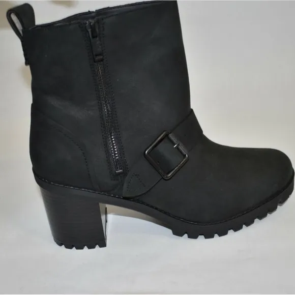 UGG Fern Waterproof Bootie Black Nubuck Leather Size 9.5