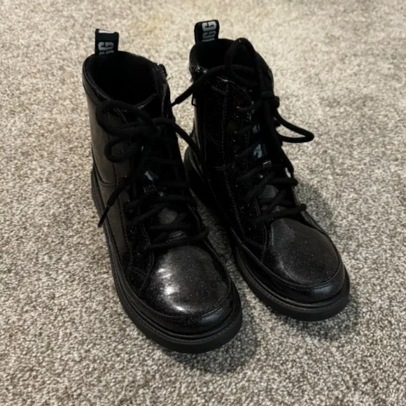 UGG Girls Size 4 Black Robley Glitter Boots Side Zip Lace Shiny EUC