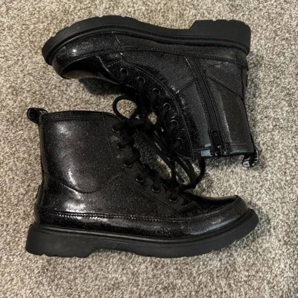 UGG Girls Size 4 Black Robley Glitter Boots Side Zip Lace Shiny EUC