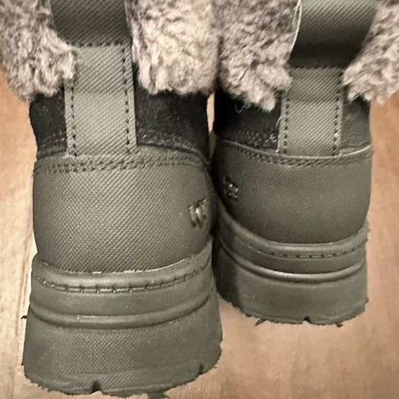 Ugg kids boots size 4