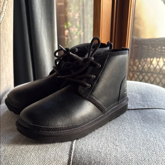 UGG  Neumel Black Leather Boots