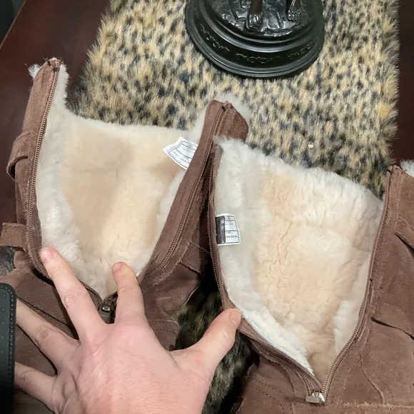 UGG THREE BUCKLE LEATHER ZIP BOOTS