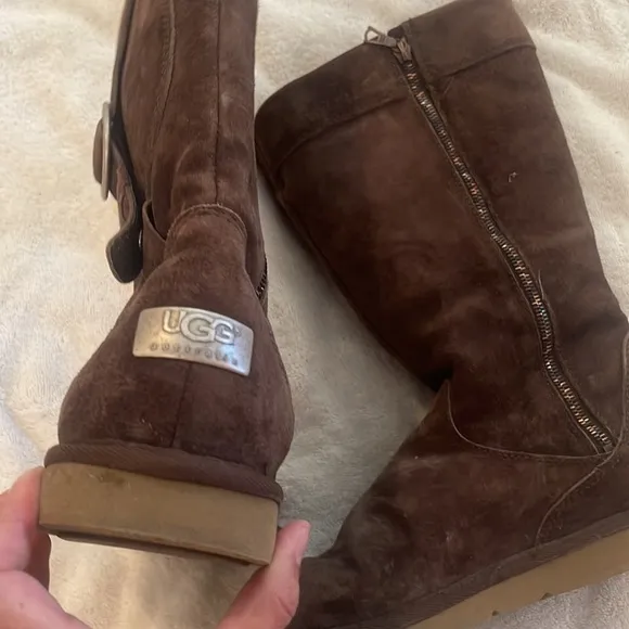 Ugg uggs Womens tall brown suede side zip boots. Shearling wool type winter