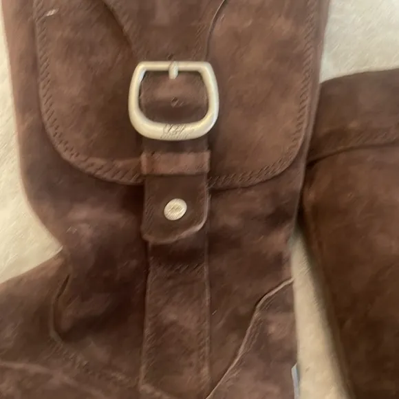 Ugg uggs Womens tall brown suede side zip boots. Shearling wool type winter