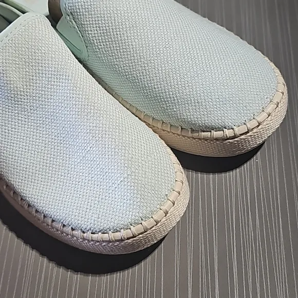 UGG  Women's Delu Sneaker Slide Flats Size 6 Fashion Comfort‎ Casual NWOT