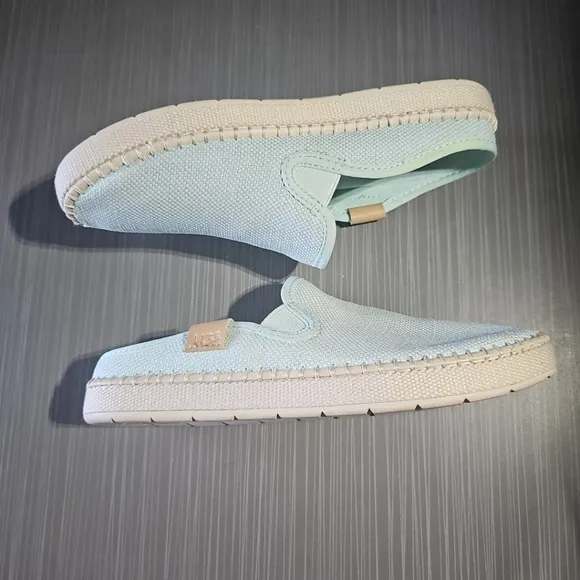 UGG  Women's Delu Sneaker Slide Flats Size 6 Fashion Comfort‎ Casual NWOT