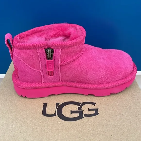 UGGS - NWT toddler girl size 11 pink classic ultra mini side zip boots.
